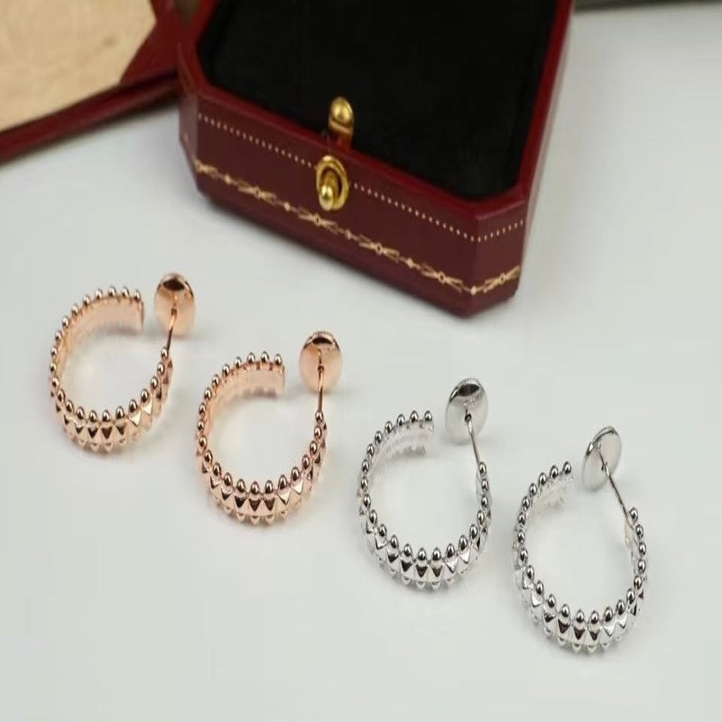 V gold 18K earrings