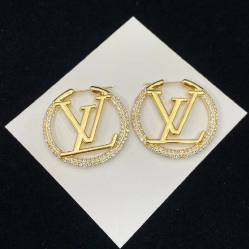 Hoop earrings with diamonds