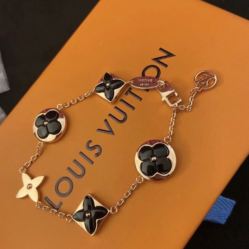 Color Blossom Onyx yellow gold