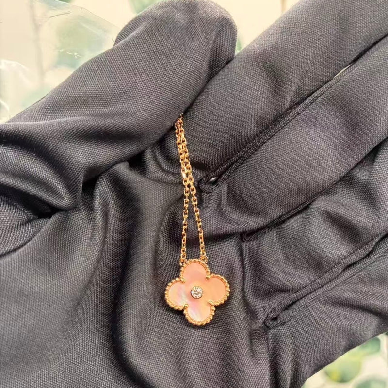 2025 holiday pendants