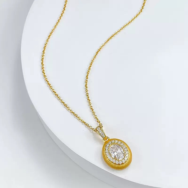 CrownJewel 925 Sterling Silver Vintage Round Pendant Necklace