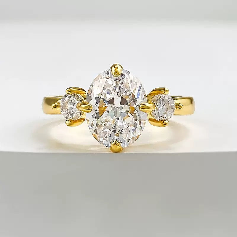 Anillo de diamantes ovalado de 7*9 mm en plata de ley