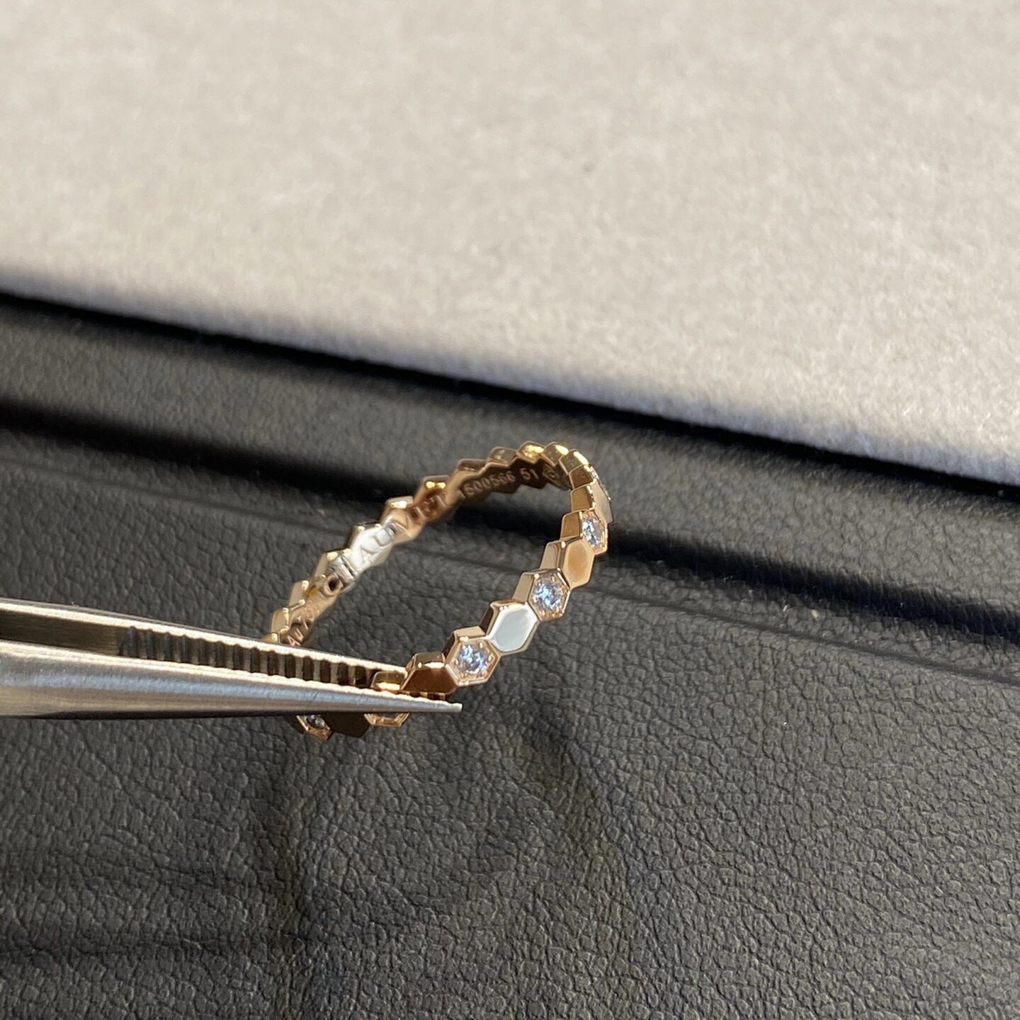 Anillo de panal CrownJewel con diamantes de 18 quilates