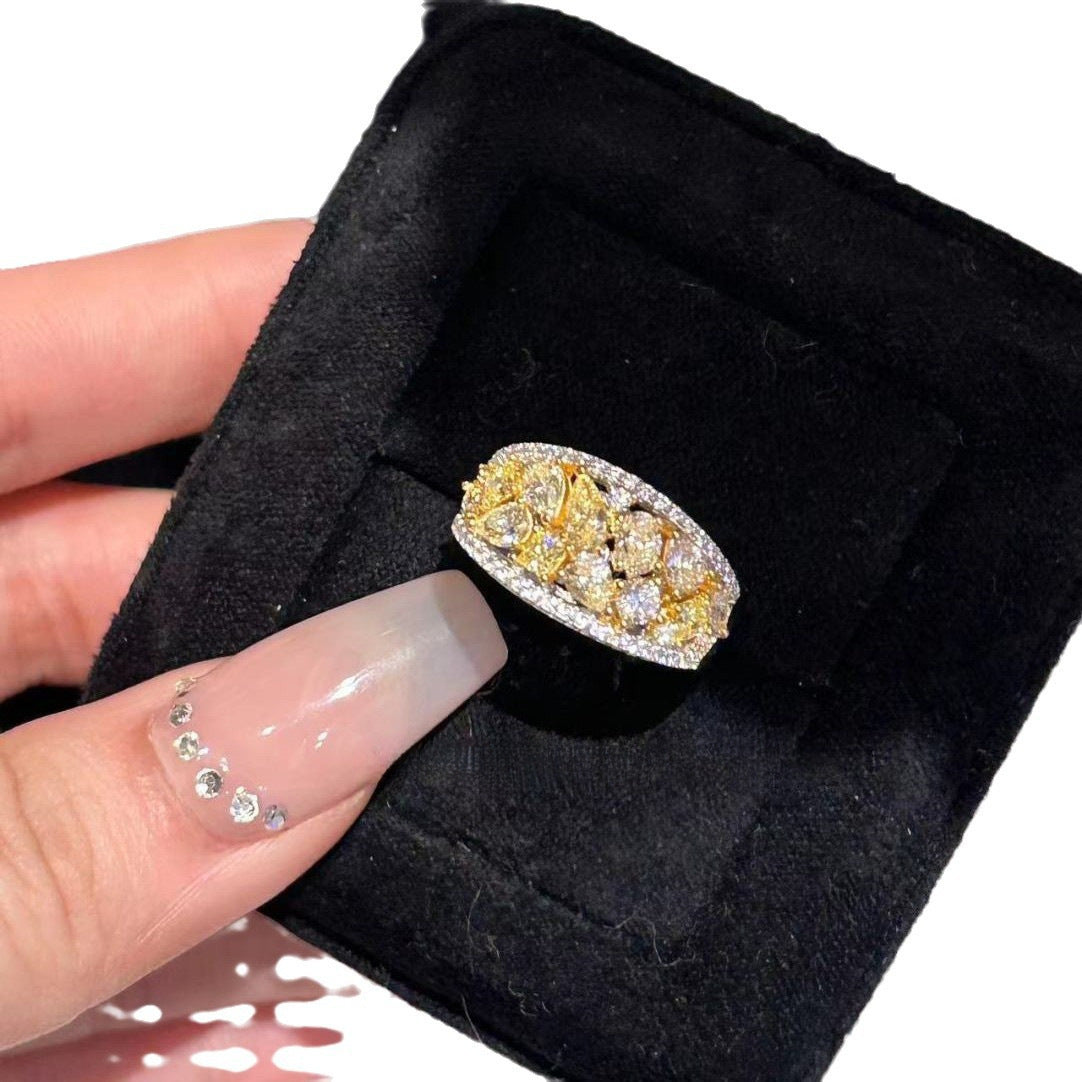 Anillo vintage de plata de ley con microincrustaciones de diamantes de alto carbono de CrownJewel