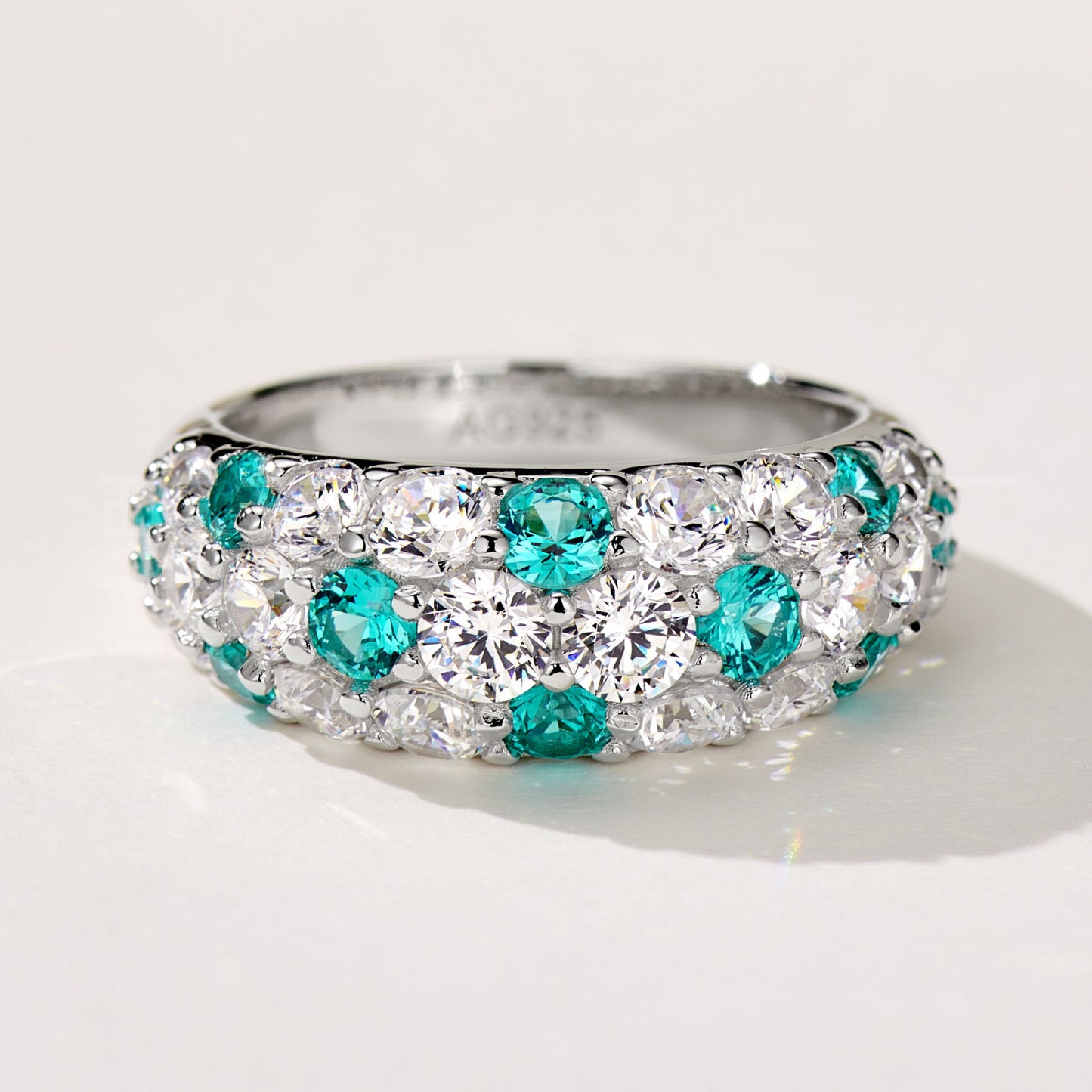 Anillo de diamantes verde menta en plata esterlina CrownJewel
