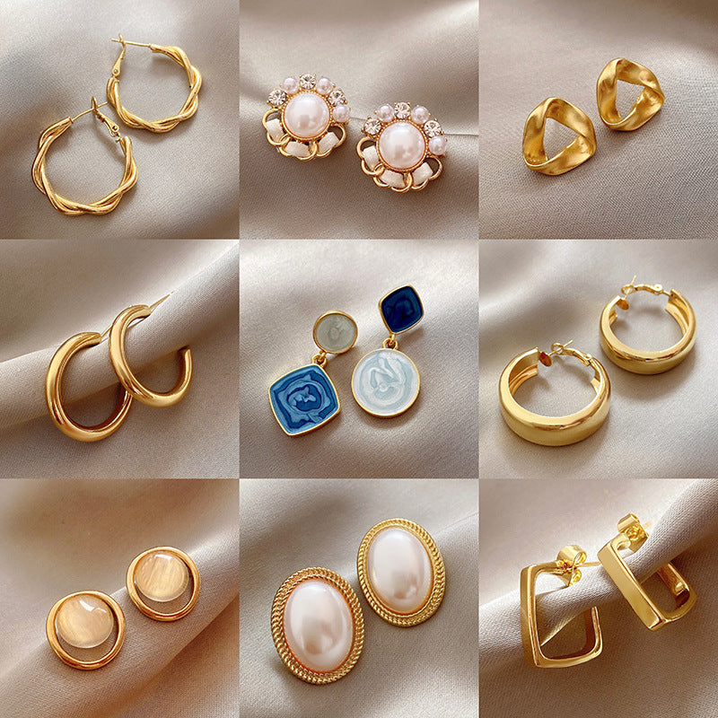 Surprise mystery box event, including four sets of Jewelry, necklace, bracelet, ring and earrings