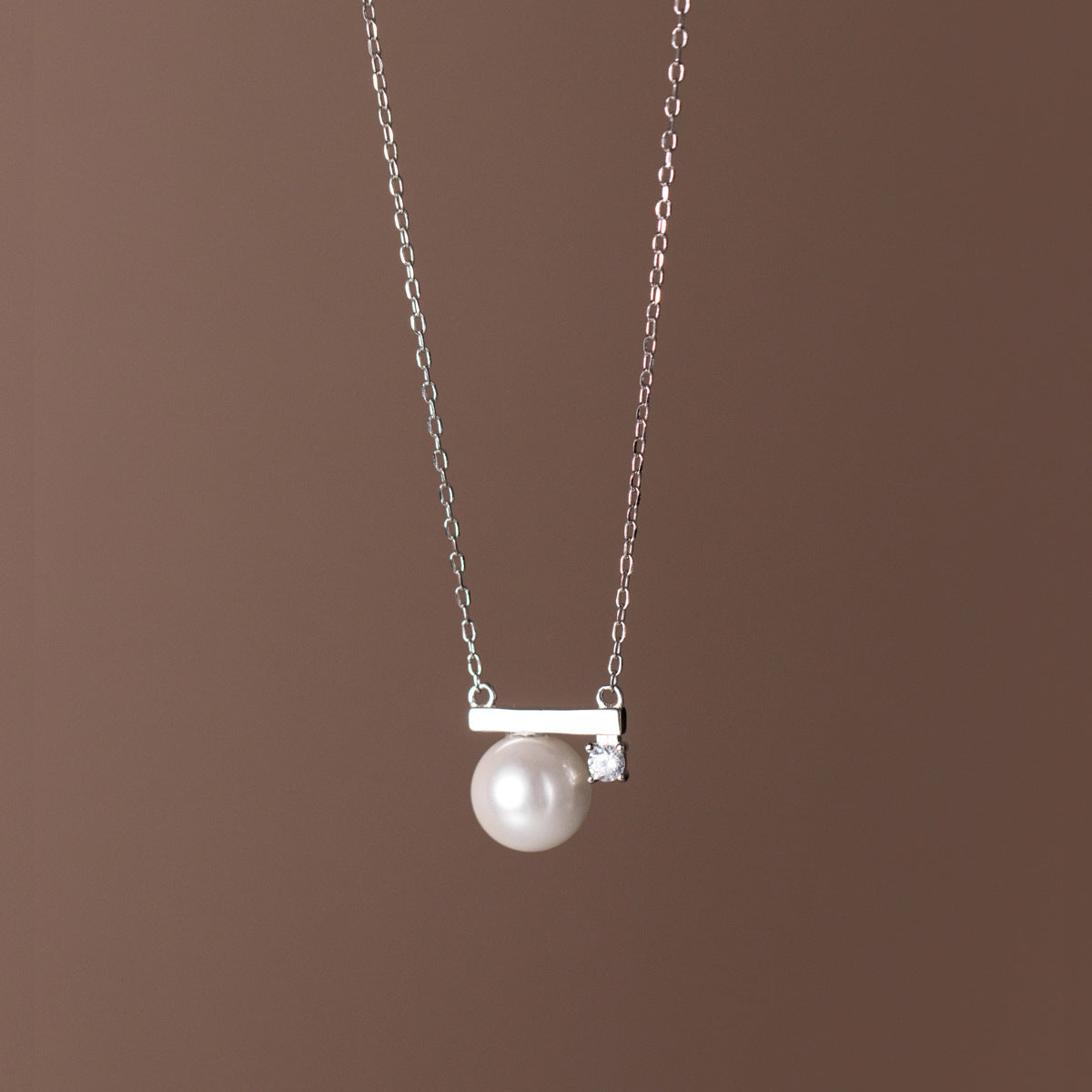 Collar CrownJewel S925 bañado en oro de 18 quilates con perla, circonita y diamantes.