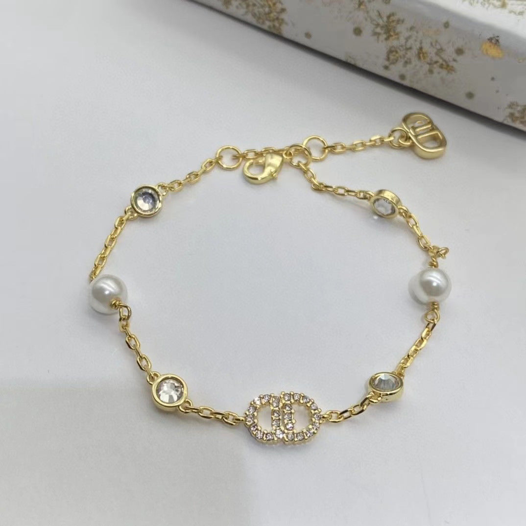Pulsera clásica de cristal con incrustaciones de diamantes CrownJewel