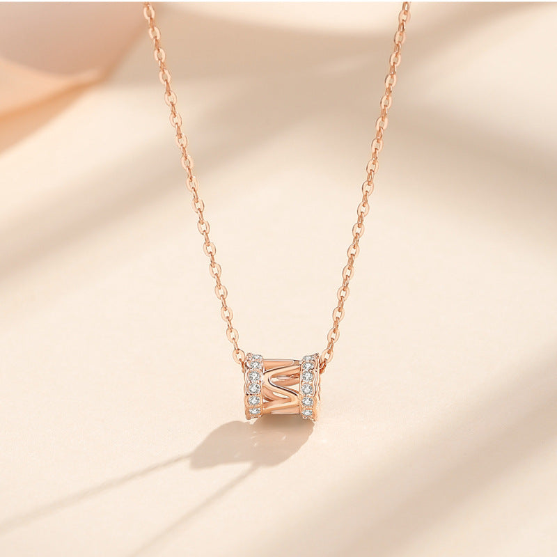 Collar de cruz CrownJewel chapado en oro de 18 quilates para mujer