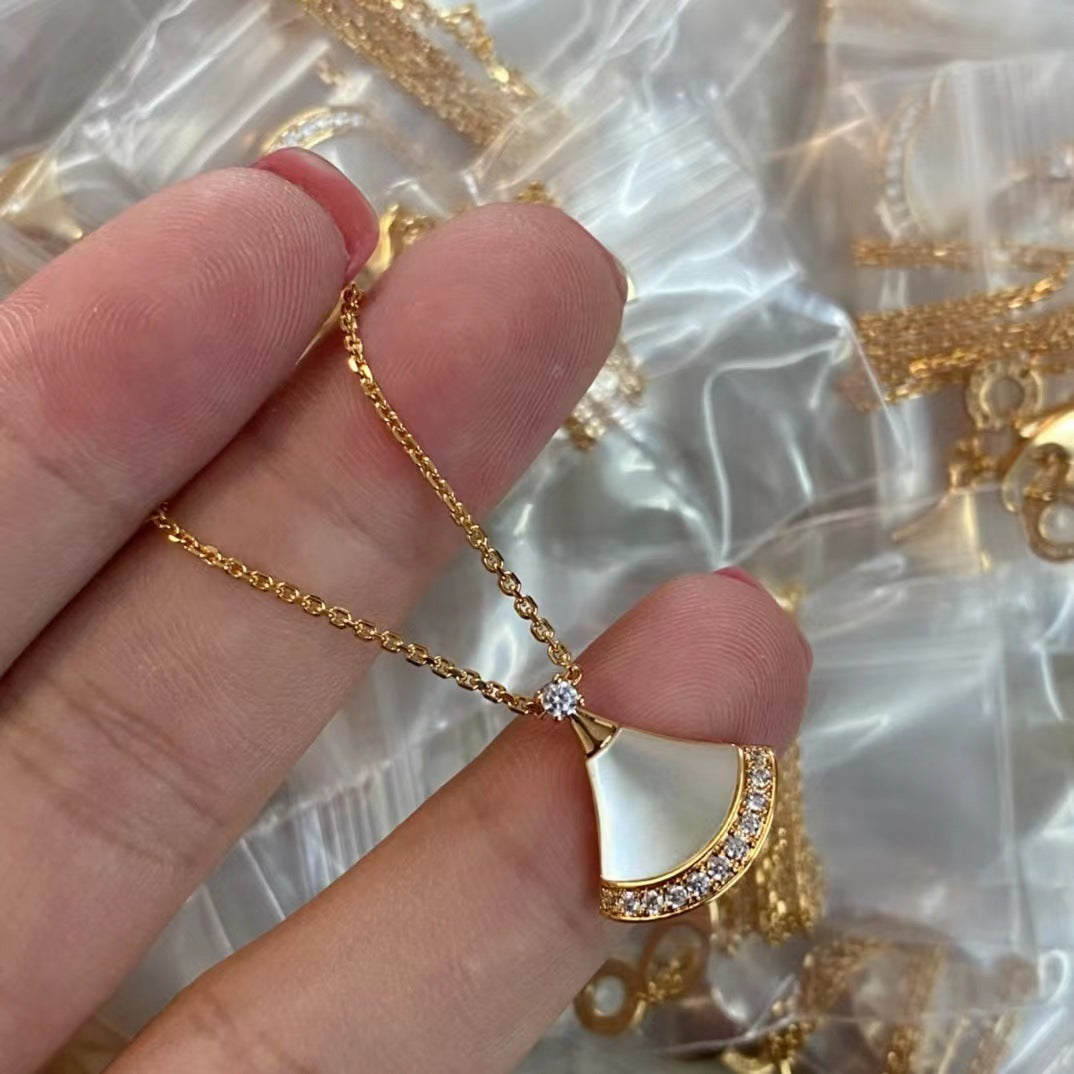 CrownJewel rose gold plated diamond high-end fan-shaped clavicle necklace