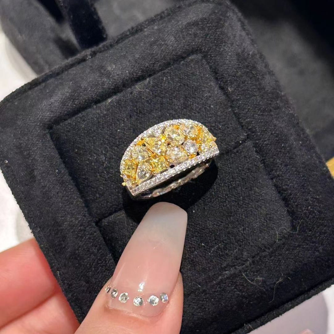 Anillo vintage de plata de ley con microincrustaciones de diamantes de alto carbono de CrownJewel
