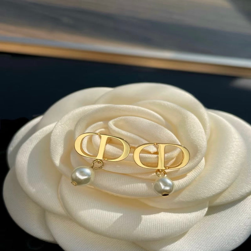 V gold 18K Pearl earrings