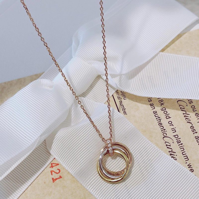 V gold 18K high version TRINITY necklace medium model diamonds