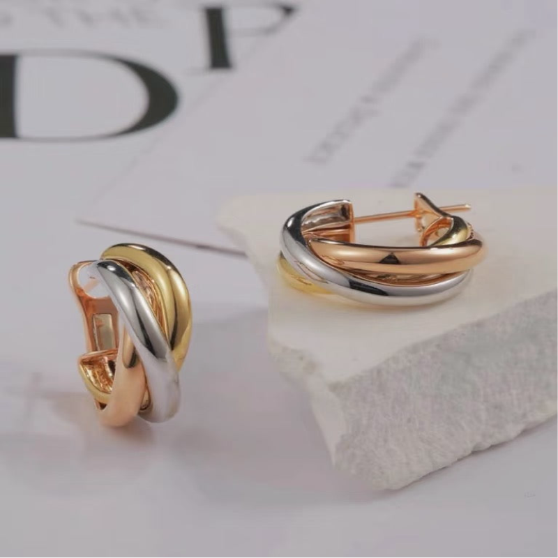V gold 18K classic model earrings