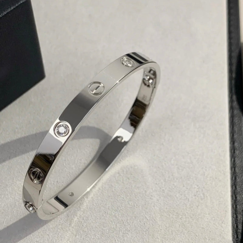 18K love bracelet 4 diamonds classic model