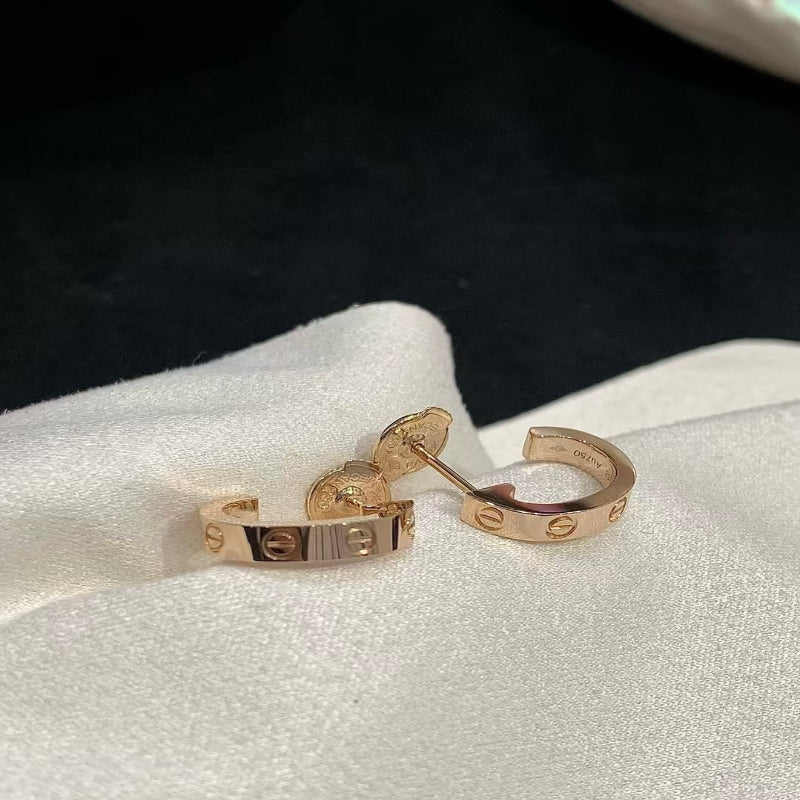 V gold 18K “love” earrings