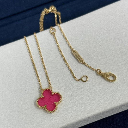 18K Yellow Gold Pink Enamel 1 Motif Pendant