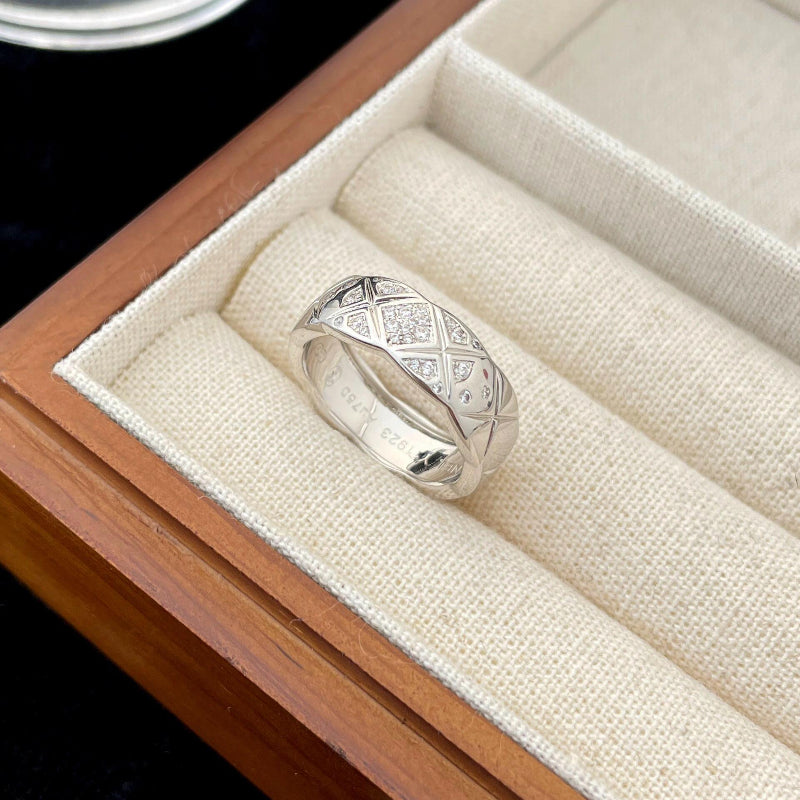 white gold COCO quilted diamond ring