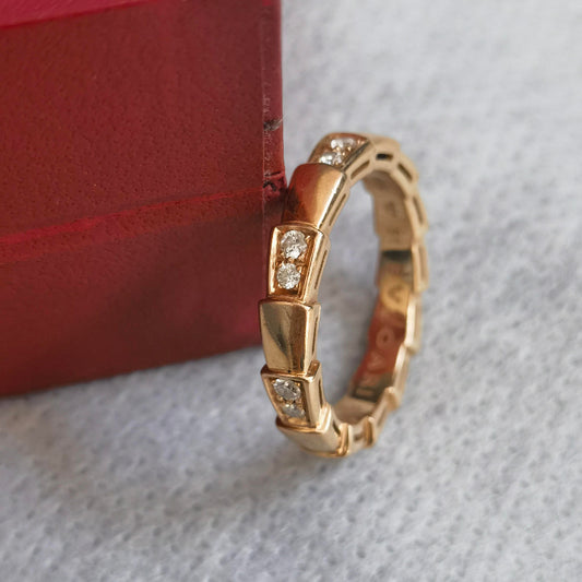 Snake Coil Ring with Alternating Diamonds