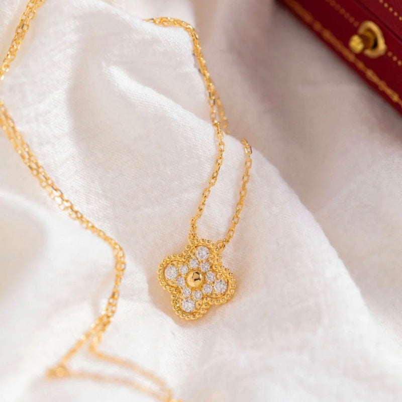 Classic clover pendant necklace diamond