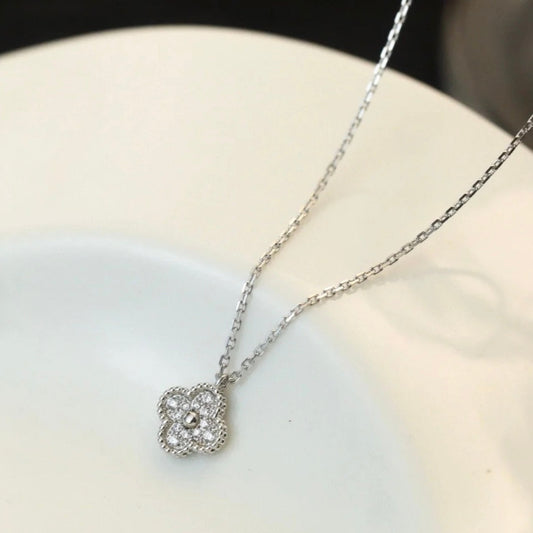 Classic clover pendant necklace diamond