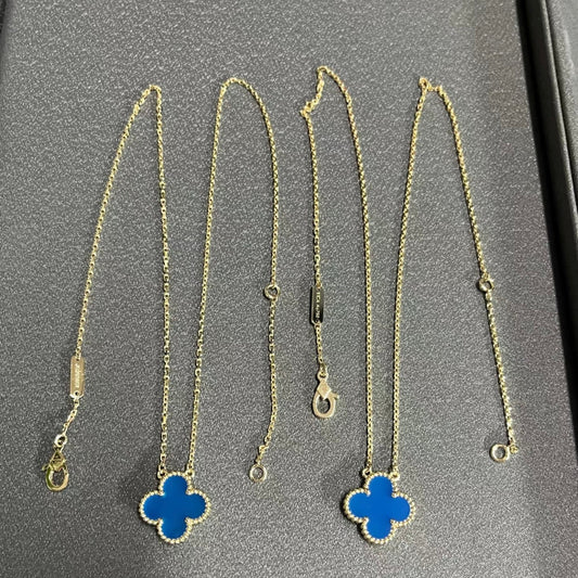 Classic clover pendant necklace