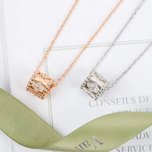 Clovers Pendant
