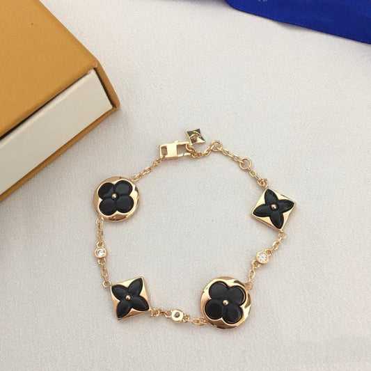 Color Blossom Onyx yellow gold