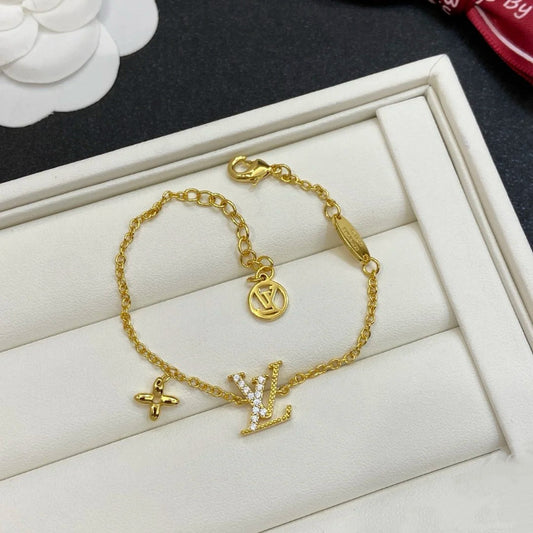 Iconic bracelet