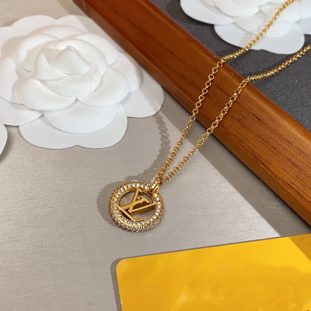 Louise by Night necklace with diamonds
