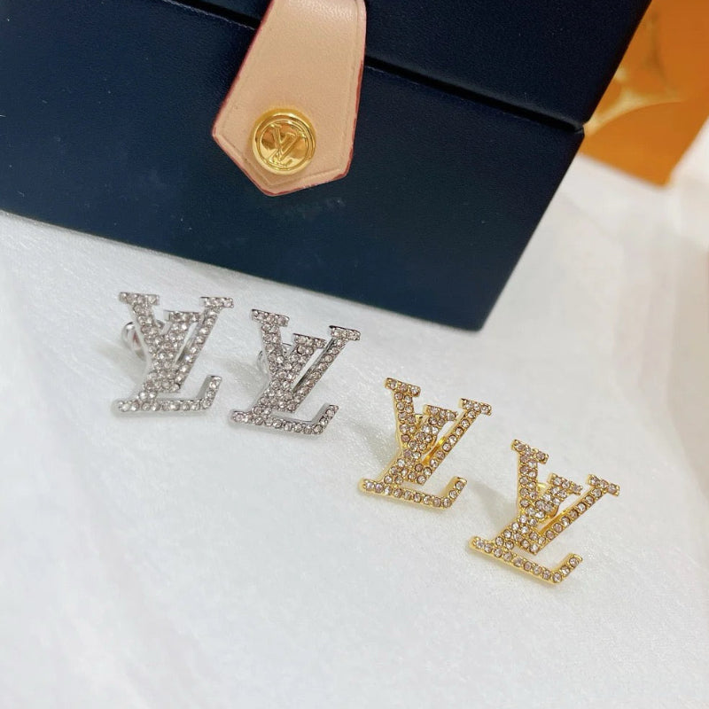Luxury Diamond Stud Earrings – 18K Gold