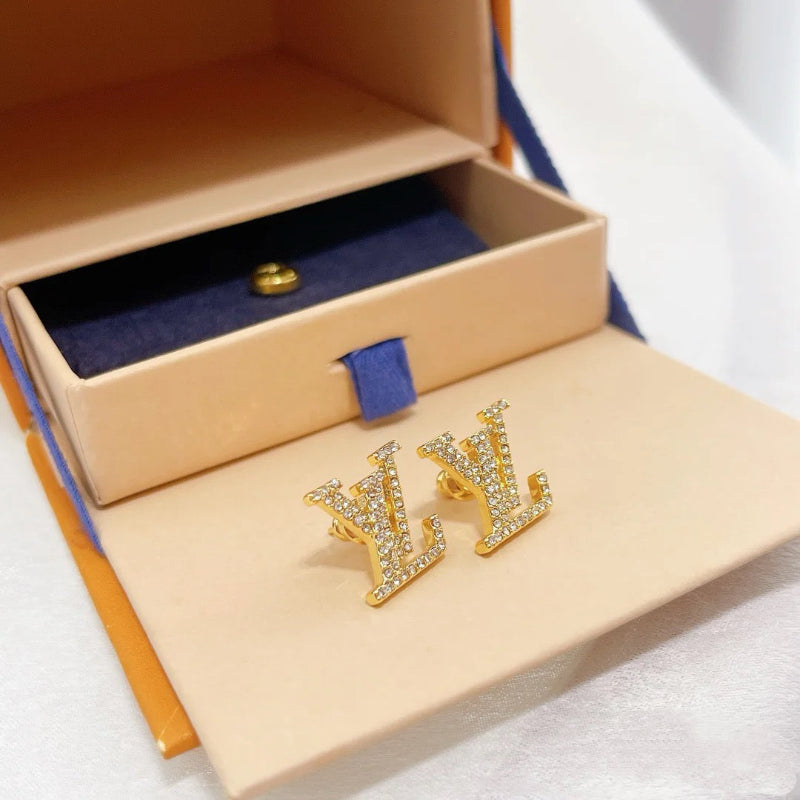 Luxury Diamond Stud Earrings – 18K Gold