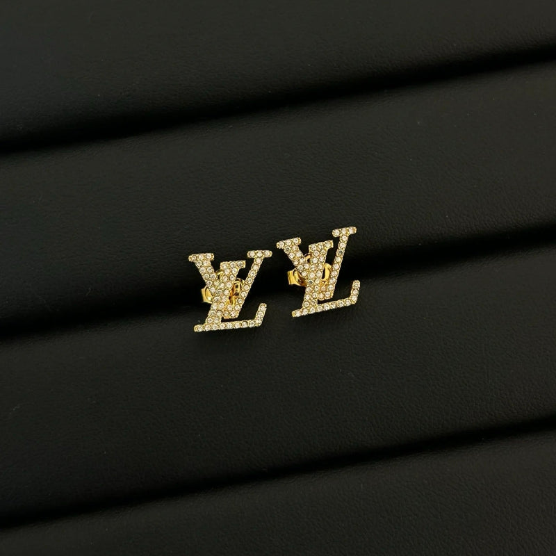 Luxury Diamond Stud Earrings – 18K Gold