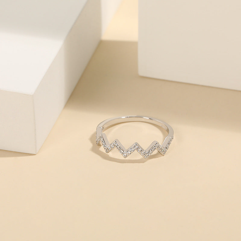 CrownJewel S925 sterling silver plated with 18K gold ECG wave V ring simple and fashionable little finger zircon ring