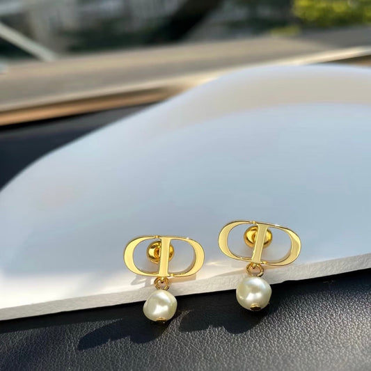 V gold 18K Pearl earrings