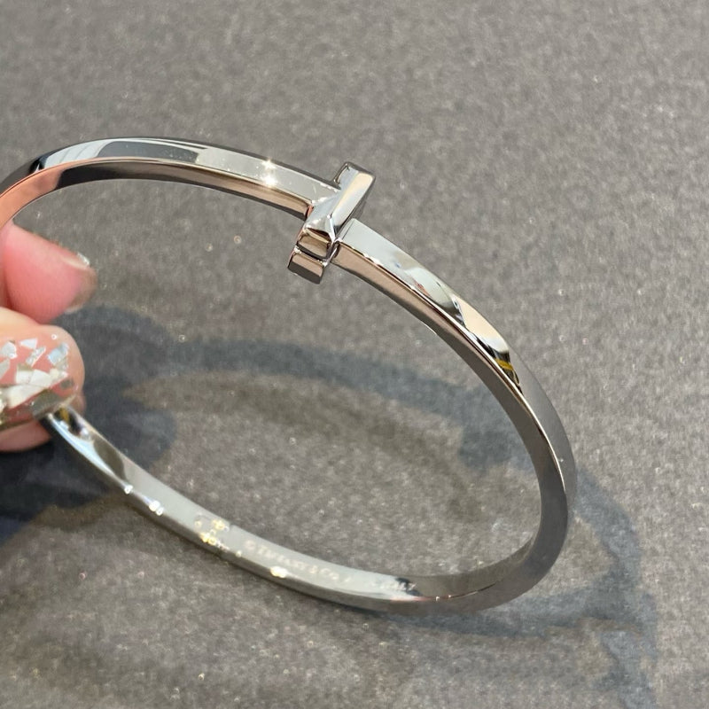T1 Narrow Hinged Bangle