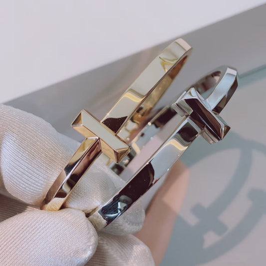 T1 Wide Hinged Bangle