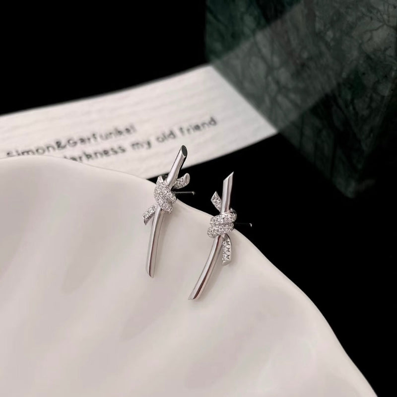 V gold 18K knot earrings