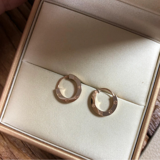 V gold 18K “love” earrings